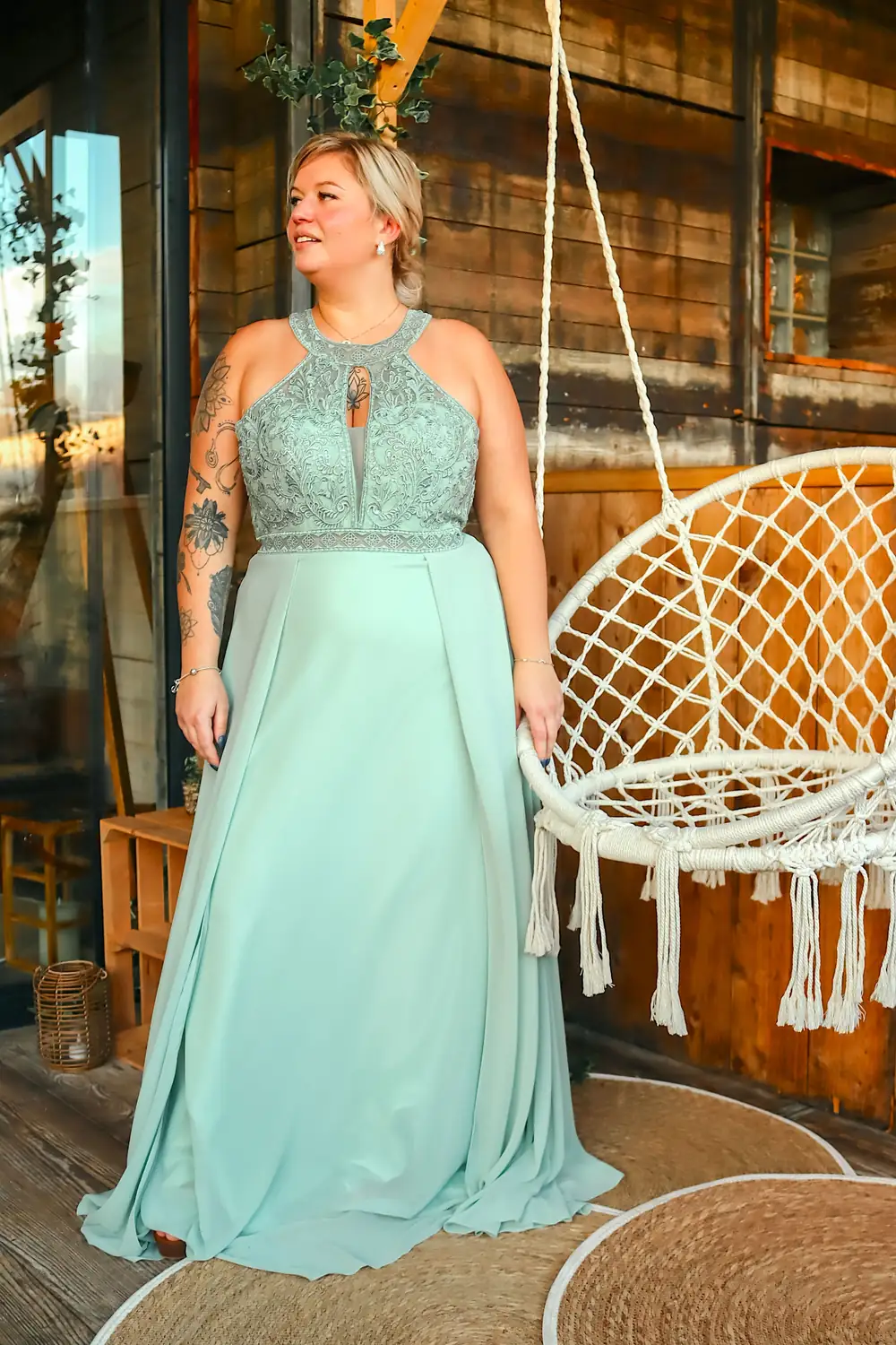 Femme en robe longue vert d’eau, prêt-à-porter du 36 au 60 à Nivelles